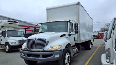 International MV607 26 ft Box Truck - 240HP, 6 Speed Automatic, Roll up Door, Liftgate