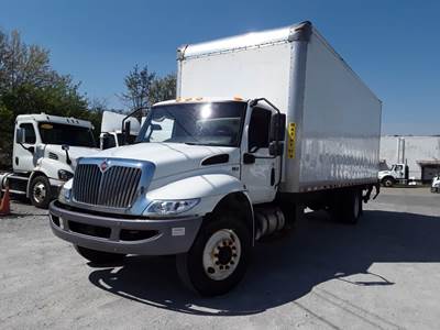 International MV607 26 ft Box Truck - 240HP, 6 Speed Automatic, Roll up Door, Liftgate