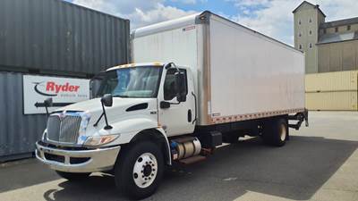 International MV607 26 ft Box Truck - 240HP, 6 Speed Automatic, Roll up Door, Liftgate