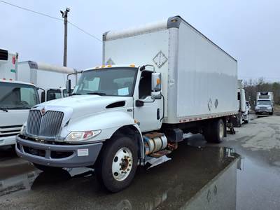 International MV607 24 ft Box Truck - 280HP, 6 Speed Automatic, Roll up Door, Liftgate