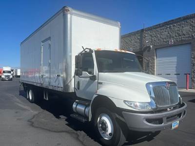 International MV607 26 ft Box Truck - 240HP, 6 Speed Automatic, Roll up Door, Liftgate