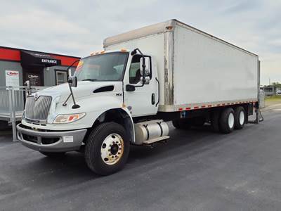 International MV607 26 ft Box Truck - 330HP, 6 Speed Automatic, Roll up Door, Liftgate
