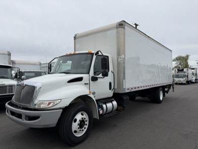 International MV607 26 ft Box Truck - 280HP, 6 Speed Automatic, Roll up Door, Liftgate