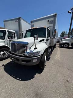 International MV607 26 ft Box Truck - 240HP, 6 Speed Automatic, Roll up Door, Liftgate