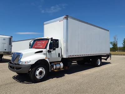 International MV607 26 ft Box Truck - 280HP, 6 Speed Automatic, Roll up Door, Liftgate