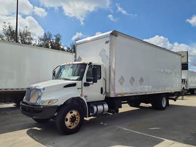 International MV607 26 ft Box Truck - 280HP, 6 Speed Automatic, Roll up Door, Liftgate