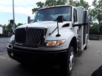 International MV607 15 ft Box Truck - 260HP, 6 Speed Automatic