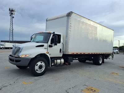 International MV607 26 ft Box Truck - 240HP, 6 Speed Automatic, Roll up Door, Liftgate