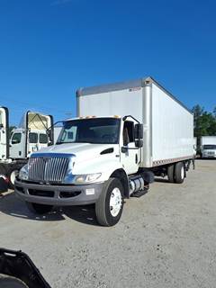 International MV607 26 ft Box Truck - 240HP, 6 Speed Automatic, Roll up Door, Liftgate