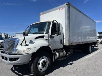 International MV607 24 ft Box Truck - 240HP, 6 Speed Automatic, Roll up Door, Liftgate