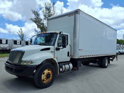 International MV607 26 ft Box Truck - 240HP, 6 Speed Automatic, Roll up Door, Liftgate