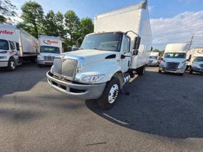 International MV607 26 ft Box Truck - 240HP, 6 Speed Automatic, Roll up Door, Liftgate