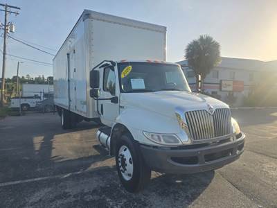International MV607 26 ft Box Truck - 240HP, 6 Speed Automatic, Roll up Door, Liftgate