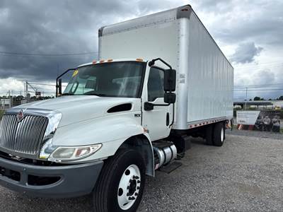 International MV607 26 ft Box Truck - 240HP, 6 Speed Automatic, Roll up Door, Liftgate