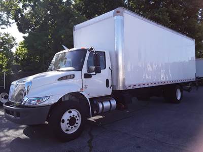 International MV607 26 ft Box Truck - 240HP, 6 Speed Automatic, Roll up Door, Liftgate