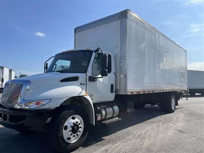 International MV607 26 ft Box Truck - 280HP, 6 Speed Automatic, Roll up Door, Liftgate