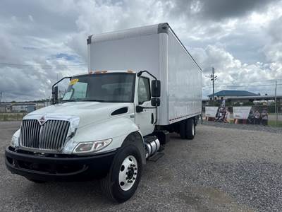International MV607 26 ft Box Truck - 240HP, 6 Speed Automatic, Roll up Door, Liftgate
