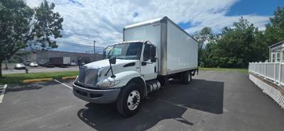 International MV607 24 ft Box Truck - 240HP, 6 Speed Automatic, Tri-Fold Door, Liftgate