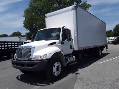 International MV607 26 ft Box Truck - 240HP, 6 Speed Automatic, Roll up Door, Liftgate