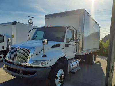 International MV607 18 ft Box Truck - 260HP, 6 Speed Automatic, Roll up Door