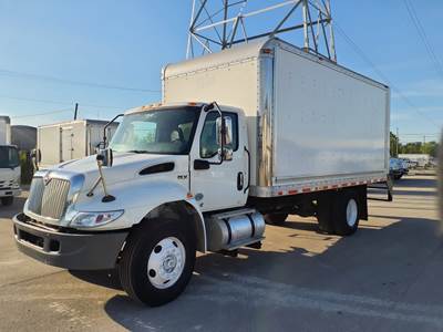International MV607 18 ft Box Truck - 260HP, 6 Speed Automatic, Roll up Door