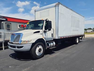 International MV607 26 ft Box Truck - 240HP, 6 Speed Automatic, Roll up Door, Liftgate