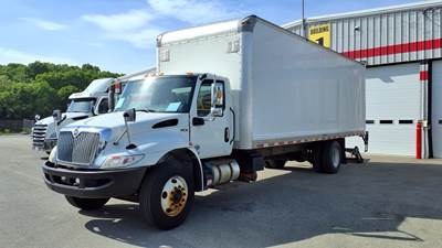 International MV607 26 ft Box Truck - 240HP, 6 Speed Automatic, Roll up Door, Liftgate