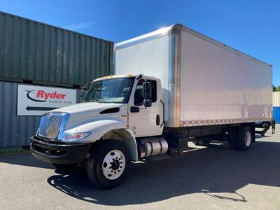 International MV607 26 ft Box Truck - 240HP, 6 Speed Automatic, Roll up Door, Liftgate