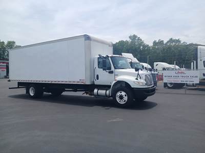 International MV607 26 ft Box Truck - 270HP, 6 Speed Automatic, Roll up Door