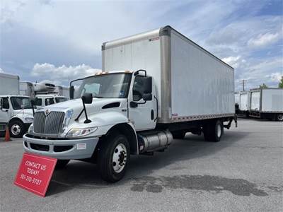 International MV607 26 ft Box Truck - 240HP, 6 Speed Automatic, Roll up Door, Liftgate