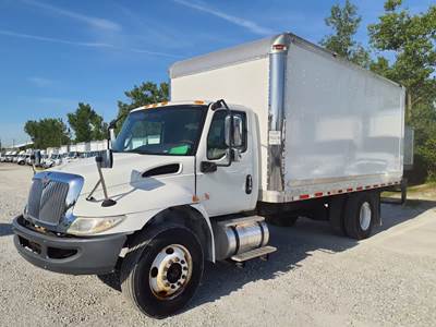 International MV607 18 ft Box Truck - 260HP, 6 Speed Automatic, Roll up Door