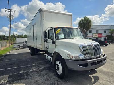 International MV607 26 ft Box Truck - 240HP, 6 Speed Automatic, Roll up Door, Liftgate