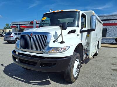 International MV607 15 ft Box Truck - 260HP, 6 Speed Automatic