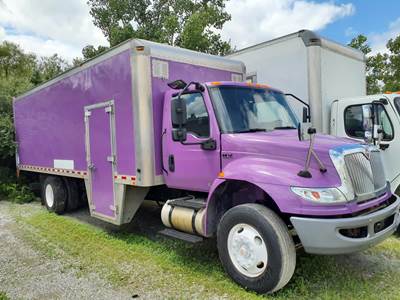 International MV607 24 ft Box Truck - 240HP, 6 Speed Automatic, Liftgate