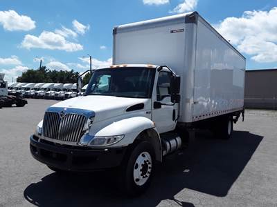 International MV607 26 ft Box Truck - 240HP, 6 Speed Automatic, Roll up Door, Liftgate