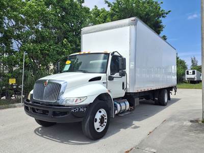 International MV607 26 ft Box Truck - 280HP, 6 Speed Automatic, Roll up Door, Liftgate