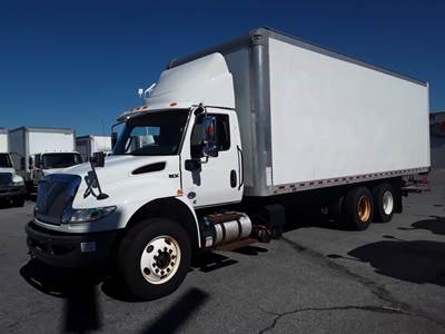 International MV607 26 ft Box Truck - 300HP, 10 Speed Manual, Roll up Door, Liftgate