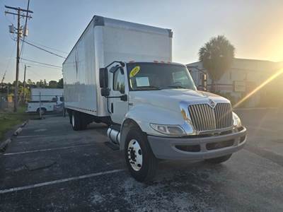 International MV607 26 ft Box Truck - 240HP, 6 Speed Automatic, Roll up Door, Liftgate