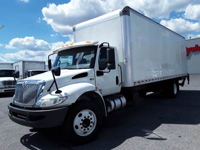 International MV607 26 ft Box Truck - 240HP, 6 Speed Automatic, Roll up Door, Liftgate