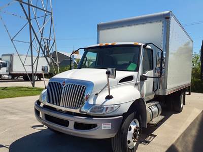 International MV607 18 ft Box Truck - 260HP, 6 Speed Automatic, Roll up Door
