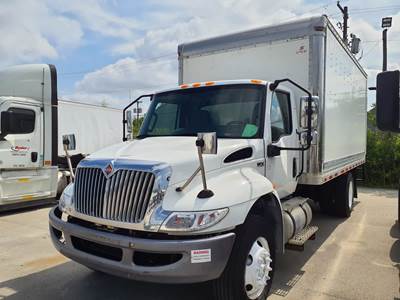 International MV607 18 ft Box Truck - 260HP, 6 Speed Automatic, Roll up Door