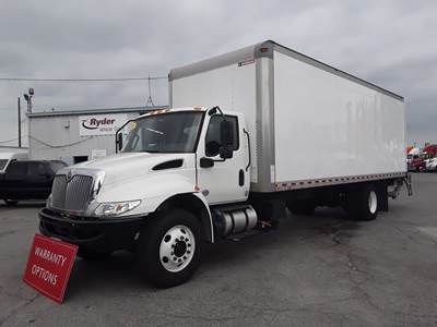 International MV607 26 ft Box Truck - 240HP, 6 Speed Automatic, Roll up Door, Liftgate