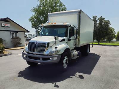 International MV607 18 ft Box Truck - 325HP, 6 Speed Automatic, Roll up Door