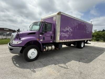 International MV607 24 ft Box Truck - 240HP, 6 Speed Automatic, Liftgate