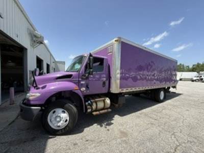 International MV607 24 ft Box Truck - 240HP, 6 Speed Automatic, Liftgate