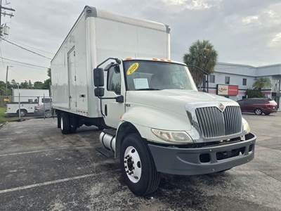 International MV607 26 ft Box Truck - 240HP, 6 Speed Automatic, Roll up Door, Liftgate