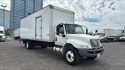 International MV607 26 ft Box Truck - 280HP, 6 Speed Automatic, Roll up Door, Liftgate
