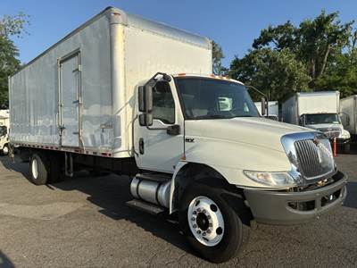 International MV607 26 ft Box Truck - 280HP, 6 Speed Automatic, Roll up Door, Liftgate