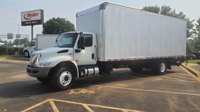International MV607 26 ft Box Truck - 240HP, 6 Speed Automatic, Roll up Door, Liftgate
