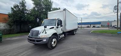 International MV607 24 ft Box Truck - 240HP, 6 Speed Automatic, Roll up Door, Liftgate